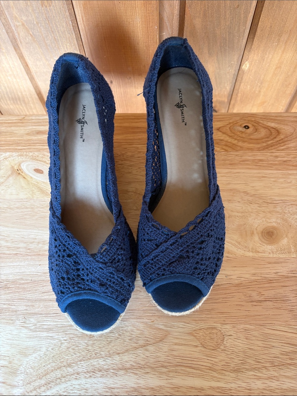 NIB Jaclyn Smith Slip On Jute Shoes